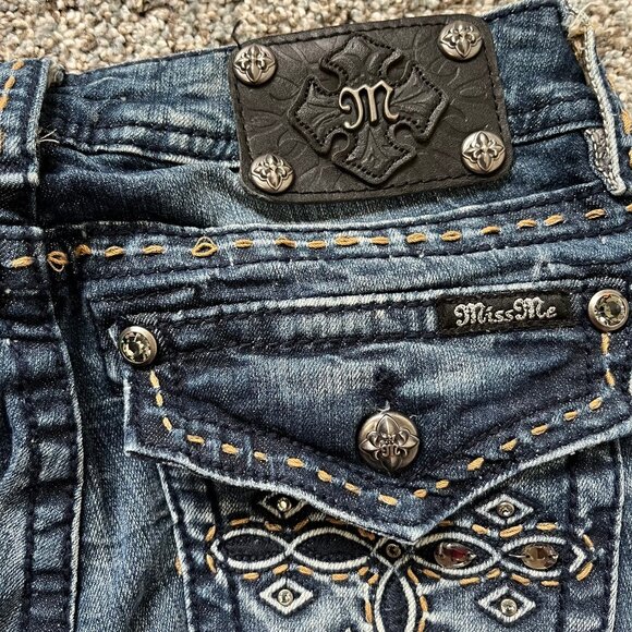 Miss Me Jeans, Women's size 26, Special stitching and design - Picture 5 of 16